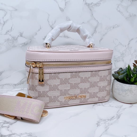 Michael Kors Handbags - Michael Kors Trunk Crossbody